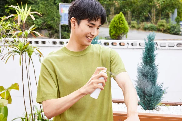 Summer Lifestyle Korean Asian Young Man Mosquito Repellent — 스톡 사진