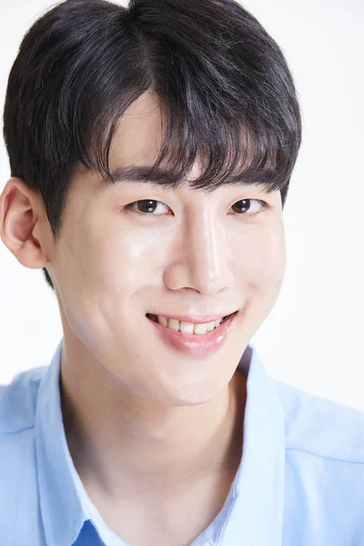 Coreano Ásia Jovem Homem Com Largo Sorriso — Fotografia de Stock