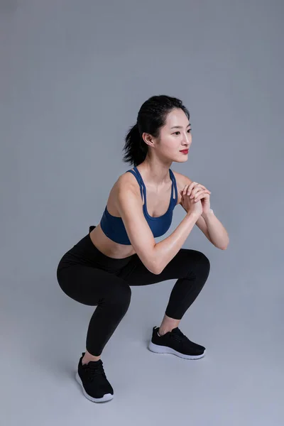Beauté Saine Concept Photo Coréen Asiatique Belle Femme Faire Squats — Photo
