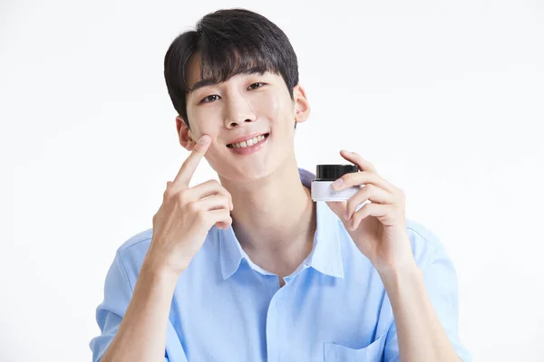 Coreano Asiático Joven Aplicación Crema — Foto de Stock