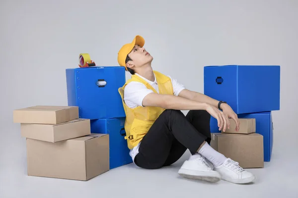 Millennials Gen Korean Asian Young Man Resting Next Moving Boxes — Stock Photo, Image