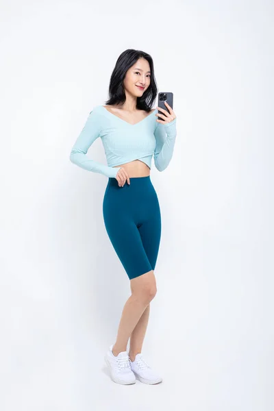 Концепция Здоровой Красоты Фото Корейской Азиатской Красивой Женщины Смартфоном — стоковое фото