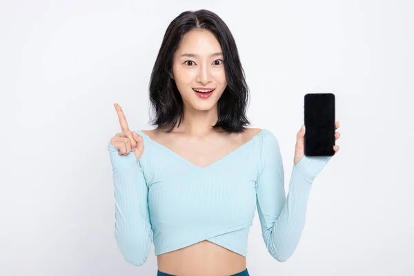 健康美のコンセプト写真韓国のアジアの美しい女性とスマートフォン — ストック写真