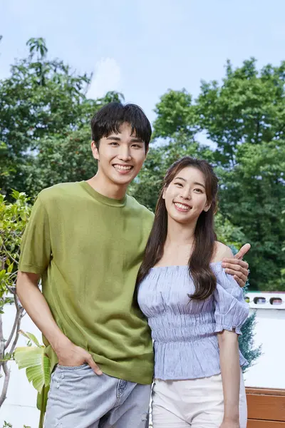Summer Lifestyle Smiling Korean Asian Young Couple Outdoor —  Fotos de Stock
