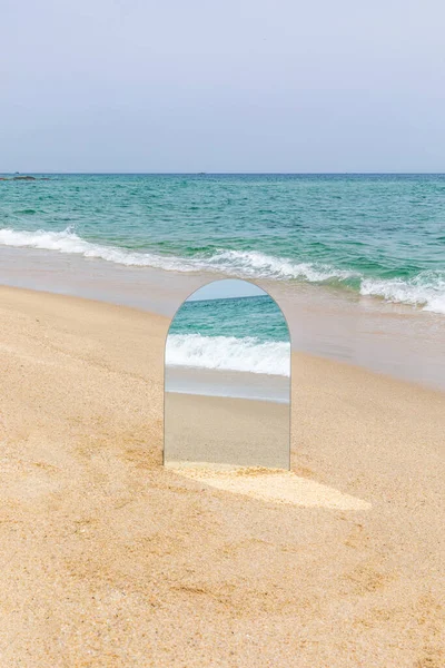 Beautiful Beach Sea Reflected Mirror — Stock Photo, Image