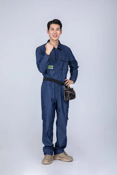 Міленіали Ген Корейський Азіатський Молодий Чоловік Співробітники Сайту Показують Кулак — стокове фото