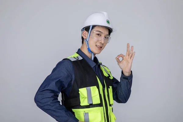 Millennials Gen Koreaanse Aziatische Jongeman Site Personeel Dragen Beschermende Bril — Stockfoto