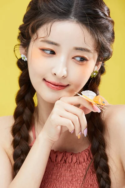 Beauty Concept Photo Korean Asain Beautiful Woman Butterfly Studio Background — Stock Photo, Image