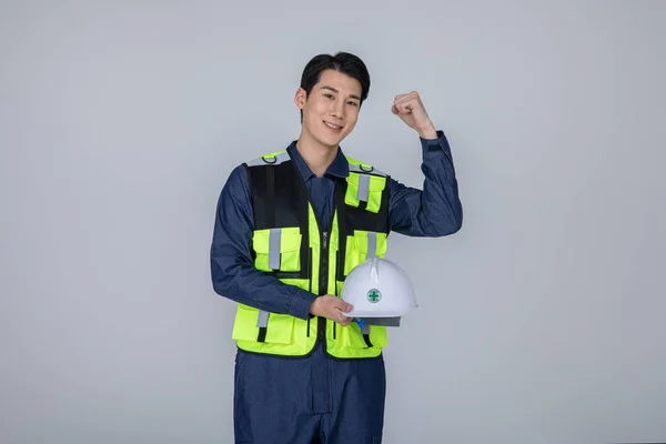Milenyum Jenerasyonu Koreli Asyalı Genç Adam Site Çalışanları Hareketli Bir — Stok fotoğraf
