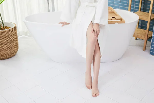 Bellezza Concetto Foto Coreano Asain Bella Donna Seduta Contro Vasca — Foto Stock
