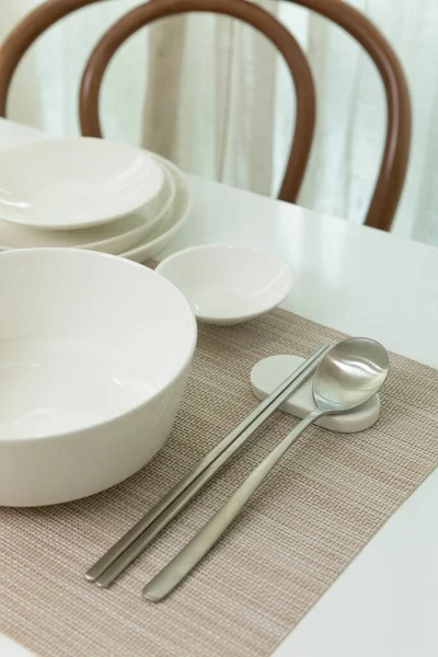 Bahan Tembikar Tableware Yang Ditata Stot — Stok Foto