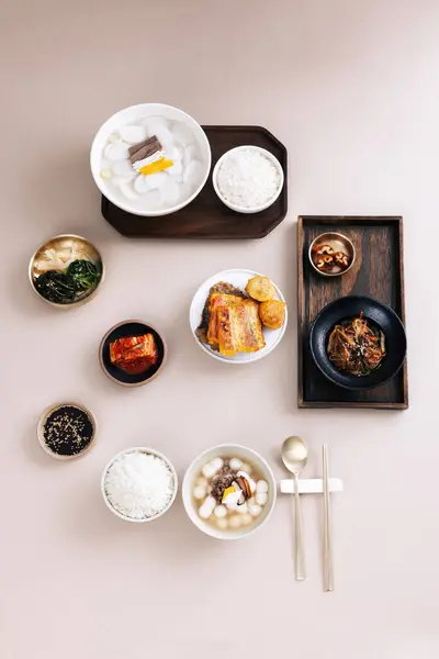 อาหารด งเด บประทานในว ใหม ของดวงจ นทร กวางบนจาน — ภาพถ่ายสต็อก
