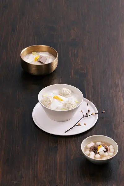 Three Types Rice Cake Soup Bowl Background Wooden Table — Stock Photo, Image