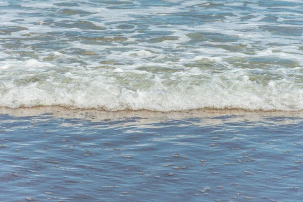 Вид Зверху Піну Хвилі Прибуває Берег Моря — стокове фото