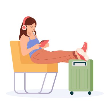 Genç kız uçakla uçmayı bekliyor. Güzel bir kadın havaalanı bekleme odasında oturmuş müzik dinliyor, tablet izliyor. Düz vektör çizimi beyaz arkaplanda izole edildi.