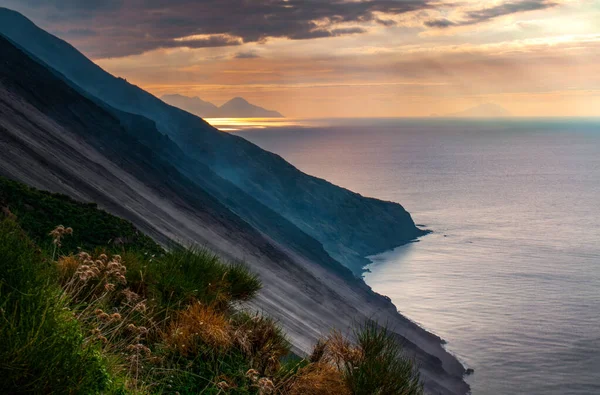 Sonnenuntergang Auf Der Vulkaninsel Stromboli Sizilien Italien — Stockfoto