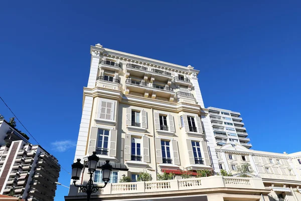 Vista Basso Angolo Lussuoso Edificio Residenziale Bianco Monte Carlo Monaco — Foto Stock
