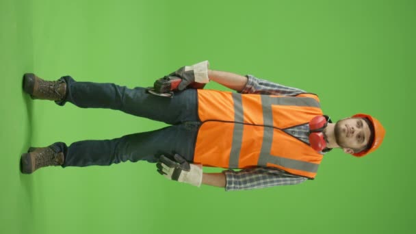 Imagini Verticale Green Screen Young Barbă Inginer Civil Purtând Cămașă — Videoclip de stoc