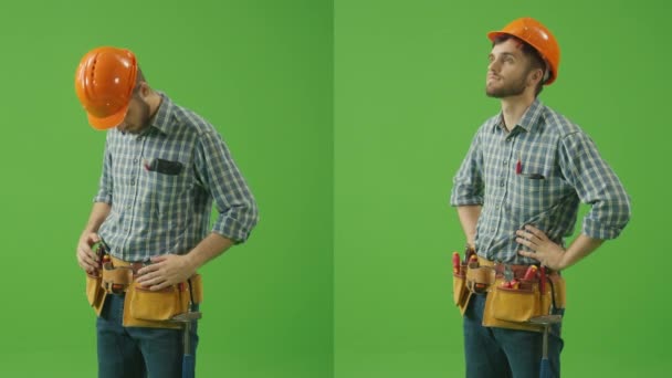两对一的分割绿色屏风拼接 疲惫的建筑工人穿着格子衬衫 安全帽和皮具腰带 拿着空钱包 看起来很失望 多个剪贴簿最佳价值套件 — 图库视频影像
