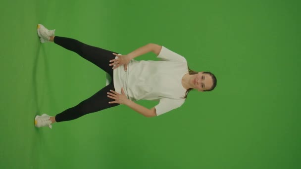 영상입니다 댄서가 스크린에서 있습니다 크로마 행복의 스트리트 — 비디오