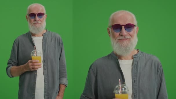 Split Green Screen Montage Usměvavý Starý Muž Legrační Brýle Nápoje — Stock video