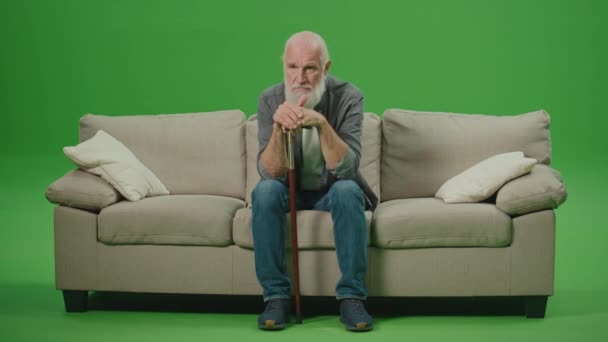Green Screen Sad Old Man Stick Sitting Sofa Elderly Man — Stock Video