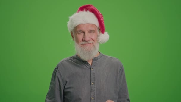 Tela Verde Retrato Velho Chapéu Santa Com Uma Caixa Presente — Vídeo de Stock