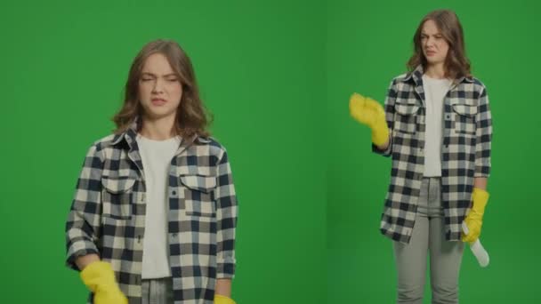 Split Green Screen Montage Niezadowolona Młoda Kobieta Żółtych Rękawiczkach Trzymając — Wideo stockowe