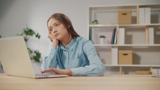Portrait Upset Office Worker Who Failed Cope Work Tasks Frustrated — Stock Video