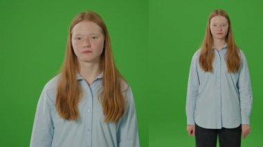Yeşil Ekran 'ı ikiye böl. Genç Kız Aşağı Doğru Gösteriyor, Onaylamamayı ya da Olumsuzluğu sembolize ediyor. Hoşnutsuzluk veya reddedilme hissini yansıtır, sıklıkla dijital medyada hoşnutsuzluğu belirtmek için kullanılır.