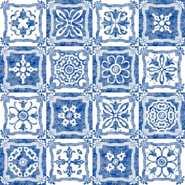 Azulejo seramik tarzında geometrik ve çiçekli suluboya desenli mavi fayanslar.