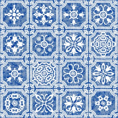 Beyaz geometrik ve çiçekli mavi karoların suluboya desenleri 