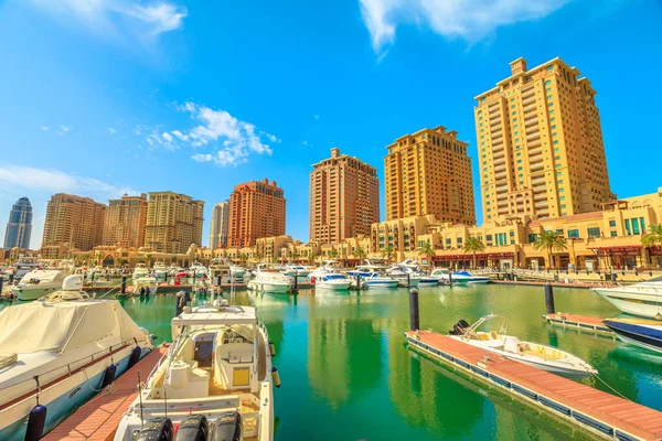 Doha Qatar Febrero 2019 Marina Corniche Promenade Porto Arabia Pearl — Foto de Stock