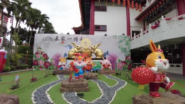 Kuala Lumpur Malaysia January 2023 Cute Rabbit Statues Celebrating Chinese — стоковое видео