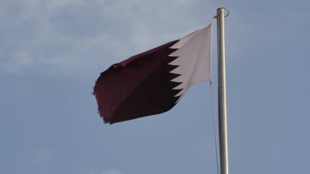 Waving Qatar Flag Blue Sky Background Middle East Persian Gulf — Stockvideo