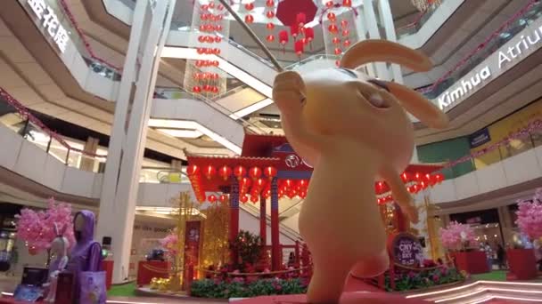 Sky Avenue Mall Kuala Lumpur Malaysia January 2023 Cute Golden — Stock video