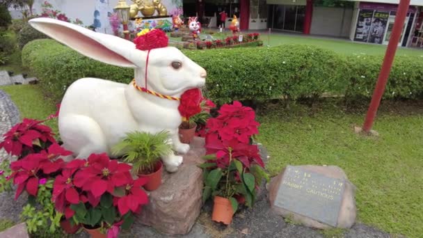 Kuala Lumpur Malaysia 2023 Rabbit Zodiac Sculpture Commemorate Chinese New — стоковое видео