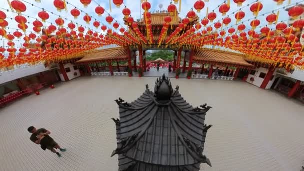 Kuala Lumpur Malaysia January 2023 People Light Incense Chinese Temple — Video