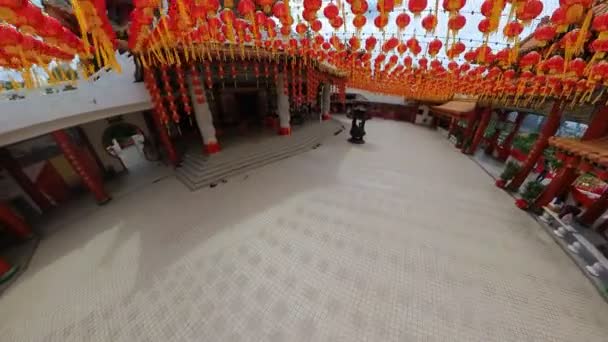 Куала Лумпур Малайзия Январь 2023 Красные Фонари Висят Китайском Храме — стоковое видео
