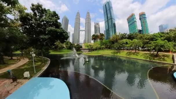 Kuala Lumpur Malaysia January 2023 Petronas Twin Towers Each Tower — Stockvideo