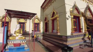 George Town, Malezya - Ocak 2023: Wat Chaiya Mangalaram Tayland 'da Tayland keşişleri tarafından 1845 yılında kurulan popüler bir Budist tapınağıdır. Büyüleyici mimarisi ile ünlüdür..