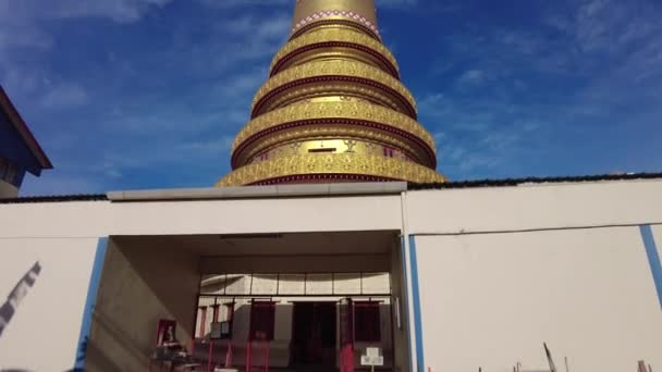 George Town Maleisië Jan 2023 Gouden Pagode Van Wat Chaiya — Stockvideo