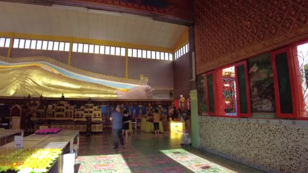 George Town Maleisië Jan 2023 Het Iconische Liggende Boeddhabeeld Bij — Stockvideo
