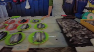 Kuala Lumpur, Malezya - Ocak 2023: Malezya 'nın Kuala Lumpur başkenti, aralarında Bazaar Baru Chow Kit Kit olarak da bilinen ünlü Chow Kit Road Market' in de yer aldığı çeşitli pazar ve alışveriş bölgelerine ev sahipliği yapıyor..