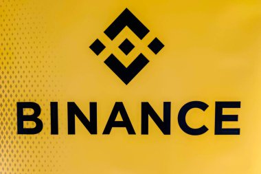 Bologna, İtalya - Şubat 2023: Binance Meetup etkinliğinin tanıtımı için İtalya 'daki FICO fuarında binance reklam panosu. Binance Kripto takası Bitcoin gibi kripto para birimlerini istifleyerek ve satarak para kazanmayı sağlar
