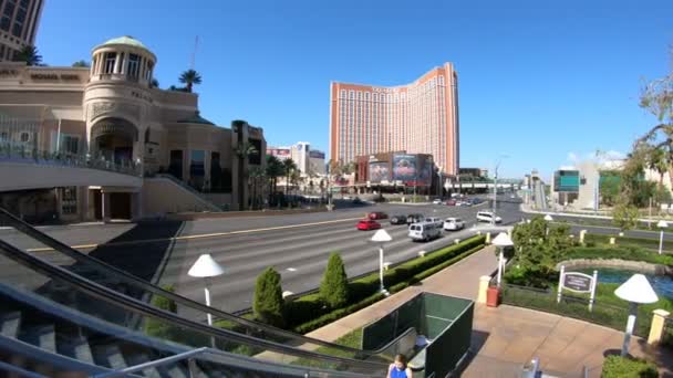 美国内华达州拉斯维加斯 2018年8月 宝岛是拉斯维加斯大道上著名的赌场和度假胜地 它以其充满活力的游戏场 以盗版为主题的室内和娱乐场所而闻名于世 — 图库视频影像