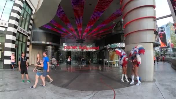 美国内华达州拉斯维加斯 2018年8月 拉斯维加斯的 星球好莱坞赌场 提供了好莱坞风格的游戏体验 提供了各种各样的老虎机 桌游和活泼的氛围 — 图库视频影像