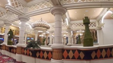 Las Vegas, Nevada, ABD - Aug 2018: Excalibur Hotel ve Casino ortaçağ temalı bir Las Vegas Strip tatil köyüdür. Uzun bir şatosu, canlı gösterileri ve büyük bir oyun alanı var..