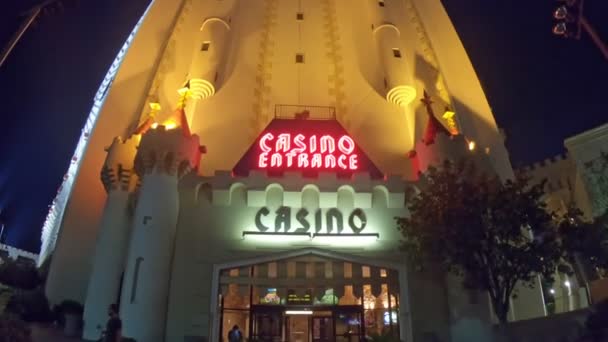 美国内华达州拉斯维加斯 2018年8月 Excalibur酒店和赌场是位于拉斯维加斯大道 Las Vegas Strip 的中世纪主题度假胜地 它有一个城堡般的外观 提供了许多游戏选项 — 图库视频影像