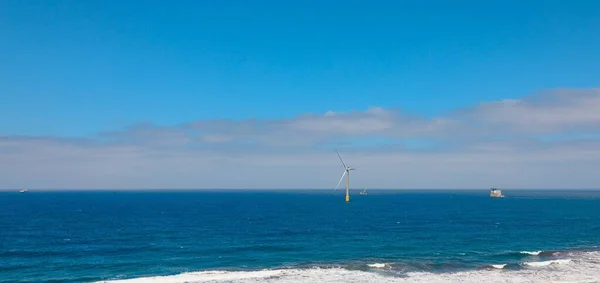 Offshore Wind Turbines Provide Sustainable Eco Friendly Energy Source Alternative — Stock Photo, Image